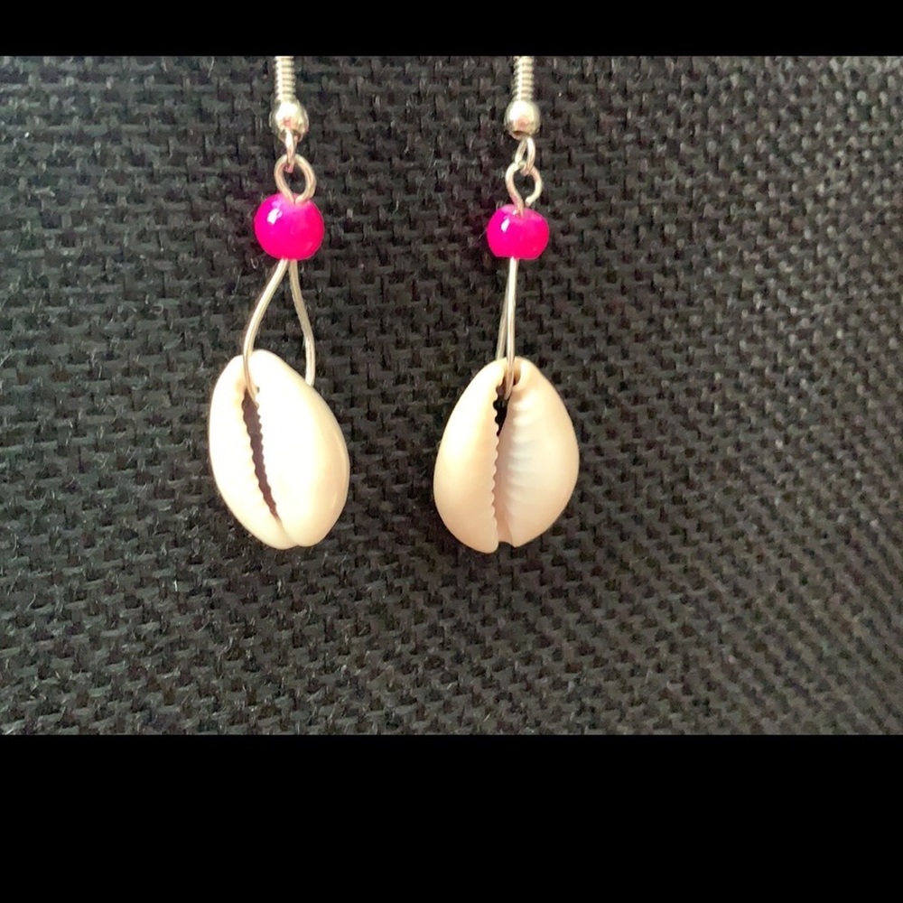 Cowrie Shell Boho Necklace-Earring Set ๐๐๐ - Picture 6 of 6